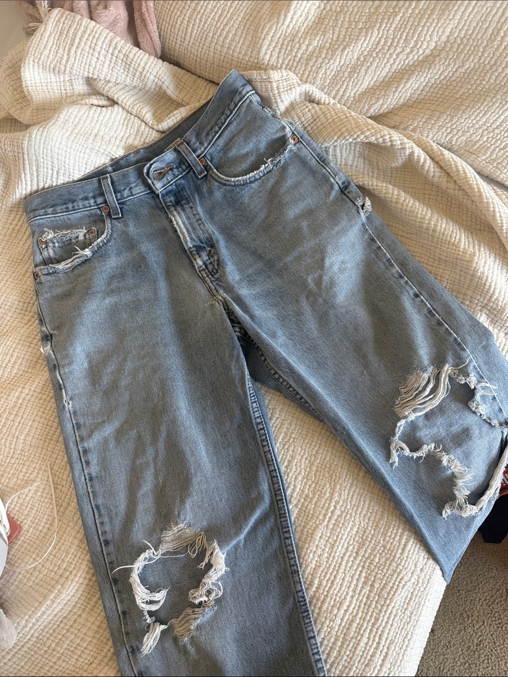 Vintage 550 Levi’s Distressed Jeans denim thrifted ripped blue levis